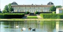 Château Calon-Ségur vendu à Suravenir Assurances, filiale du groupe bancaire Arkéa. Château Calon-Ségur vendu à Suravenir Assurances, filiale du groupe bancaire Arkéa.