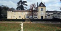 Le Château Bellefont-Belcier sous pavillon chinois.