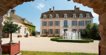 Le château de Pommard, désormais sous pavillon américain. Le château de Pommard, désormais sous pavillon américain.