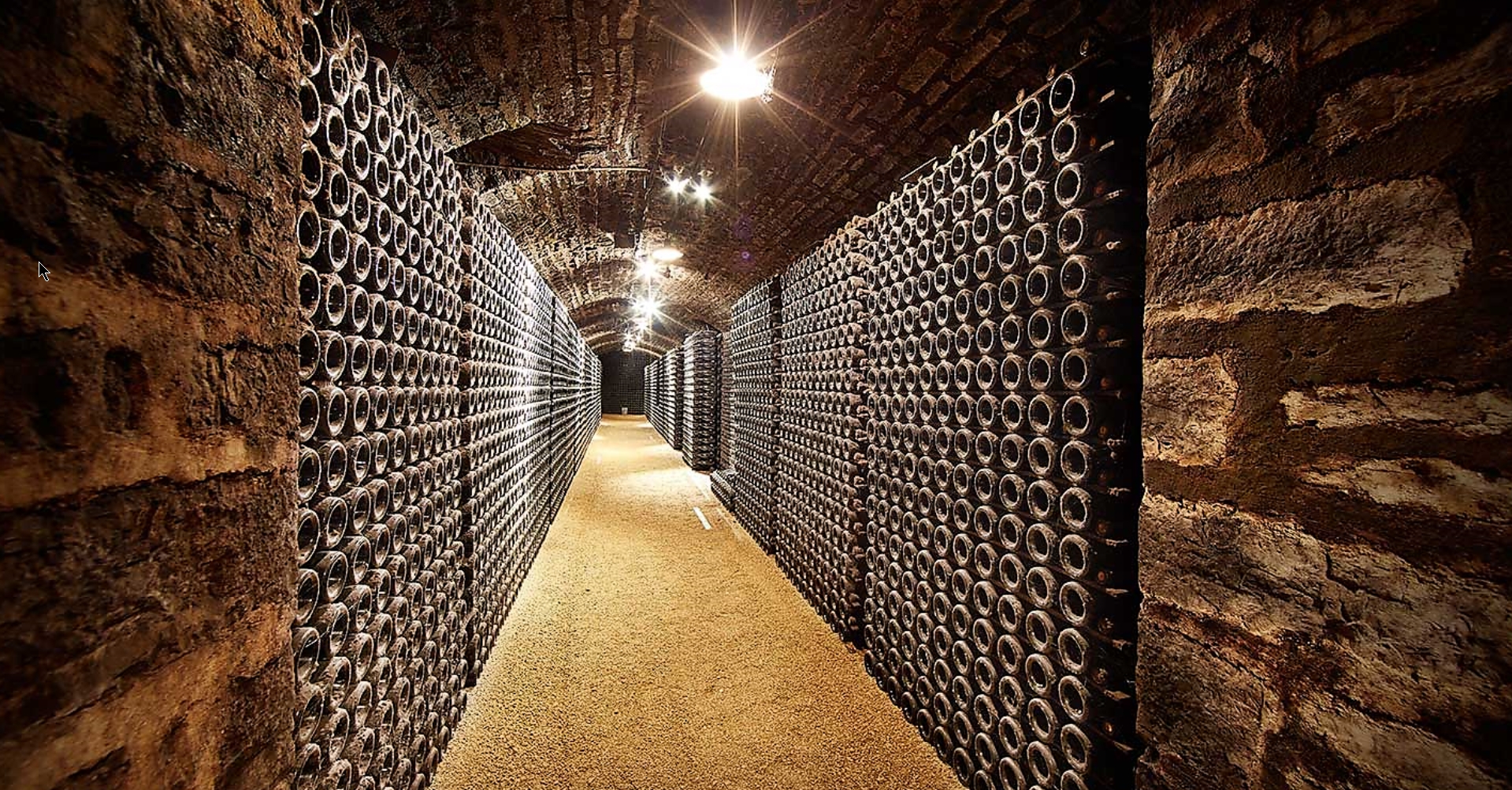 Le château de Pommard, désormais sous pavillon américain. Le château de Pommard, désormais sous pavillon américain.