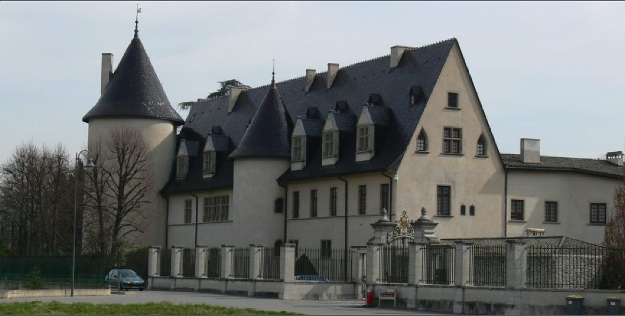 Ampuis Chateau G