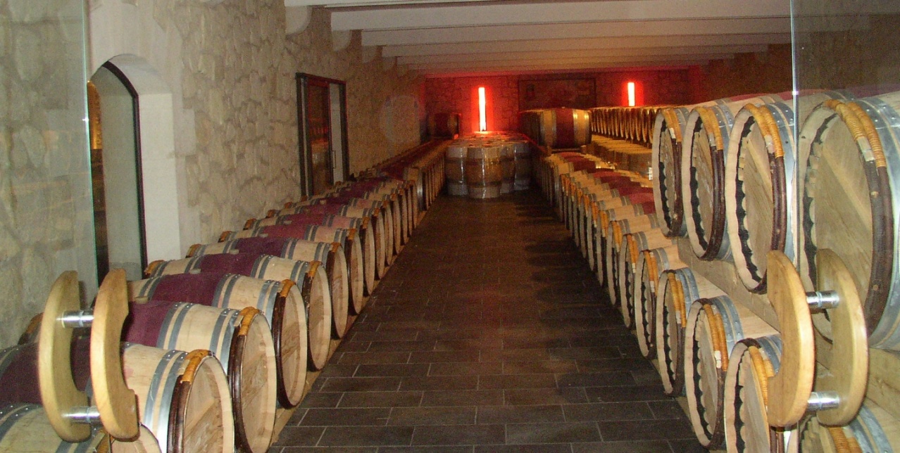 Angélus chai barriques